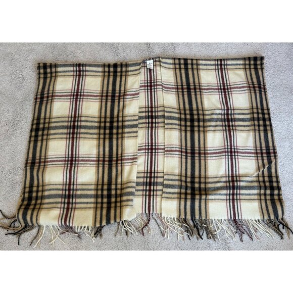 Woolrich Cozy Shawl Wrap Sienna Plaid OS Plaid Wool Shawl Wrap With Fringe - Picture 6 of 11